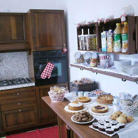 B&B Lefarfalle Ferrara Bagian luar foto