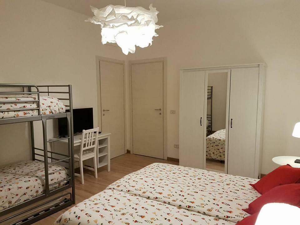 B&B Lefarfalle Ferrara Bagian luar foto
