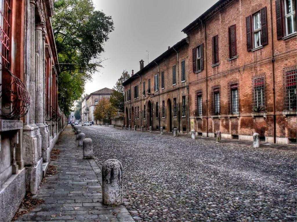 B&B Lefarfalle Ferrara Bagian luar foto