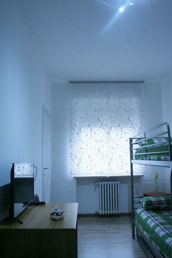 B&B Lefarfalle Ferrara Bagian luar foto
